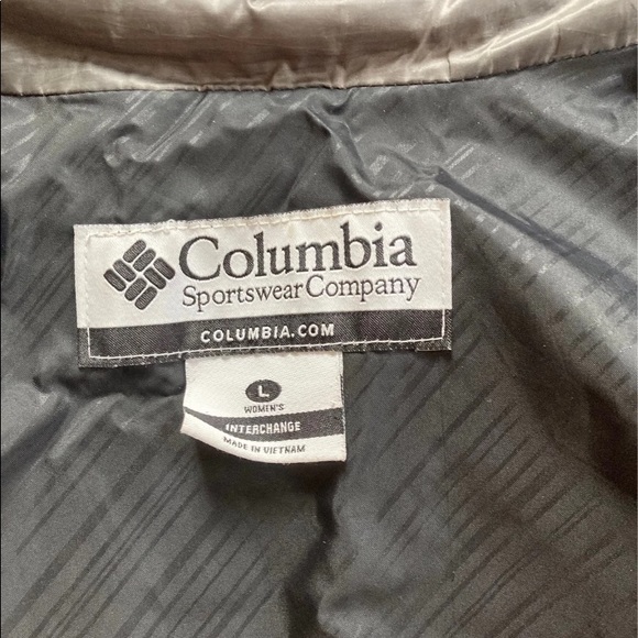 Pink gray white Columbia winter coat size large - Picture 2 of 3